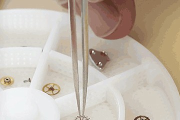 深圳萧邦原装钢表带维修